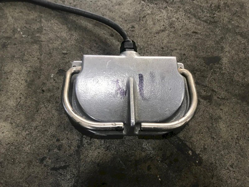 11,250 LB SALVAGNINI HYDRAULIC LIFT TABLE STOCK # 3099