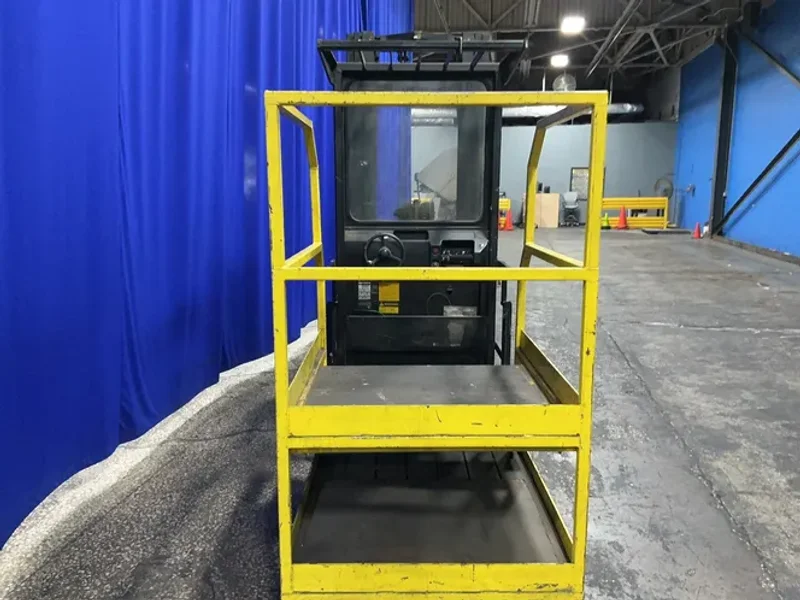 BT PRIME MOVERS 3,000 LBS STAND-UP LIFT   -  0E35