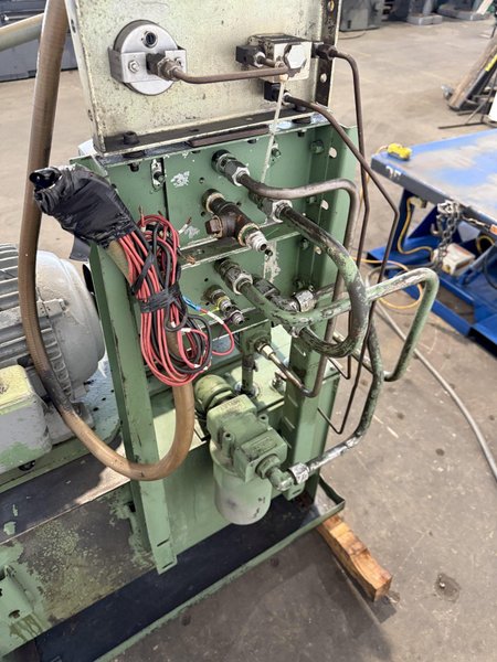 2,000 PSI HYDRAULIC PUMP UNIT W/ UNICLOSED MOTOR. STOCK # 1003525.