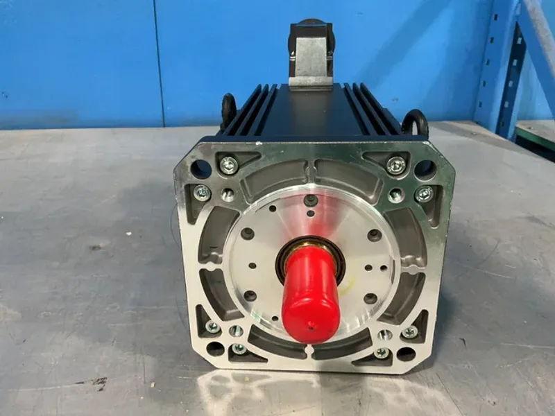REXROTH SERVO MOTOR   -  MHD112B-024-PP0-BN