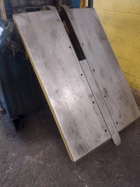 31" x .090" DIMECO MODEL #1676EVV 7 ROLL POWERED STRIP STRAIGHTENER WITH PEELER ARM: STOCK 17225