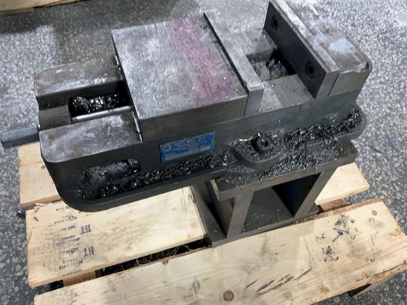 KURT MFG. CO. 6” PRECISION MACHINE VISE ON RISER BLOCK  -  D675