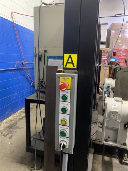 Miller Performarc PA1100SS (PA212S) Robotic Weld Cell, 2012 – Panasonic TAWERS TA-1900 Robot, 350 Amp Panasonic Dip Pulse HMIII350, Dual Light Curtains