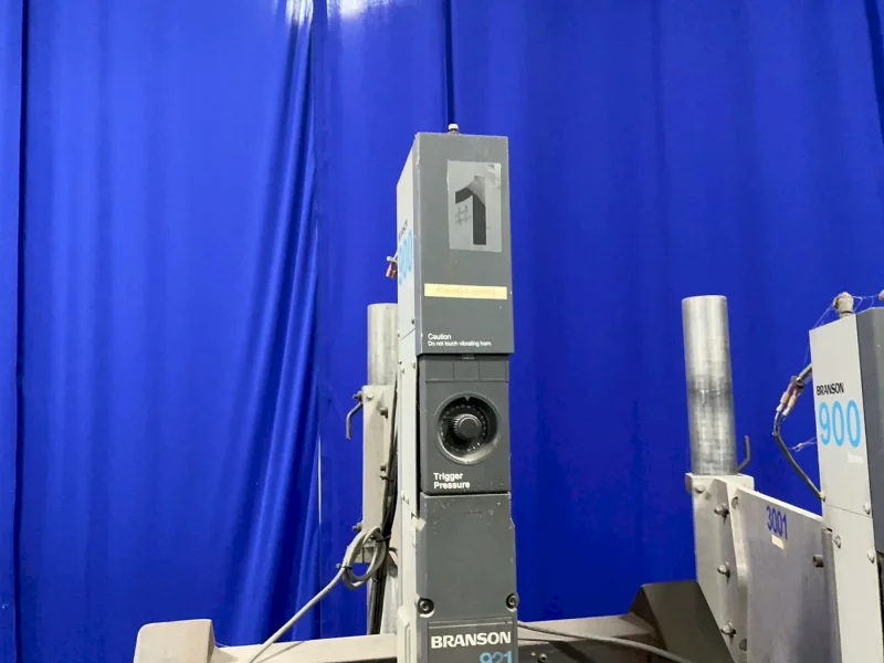 BRANSON 23” X 32” 2 HEAD ULTRASONIC WELDER