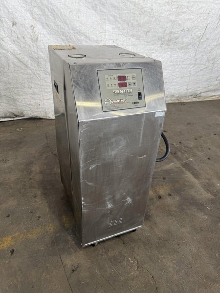 ADVANTAGE WATER-CIRCULATING TEMPERTURE CONTROL UNIT. STOCK # 1115524