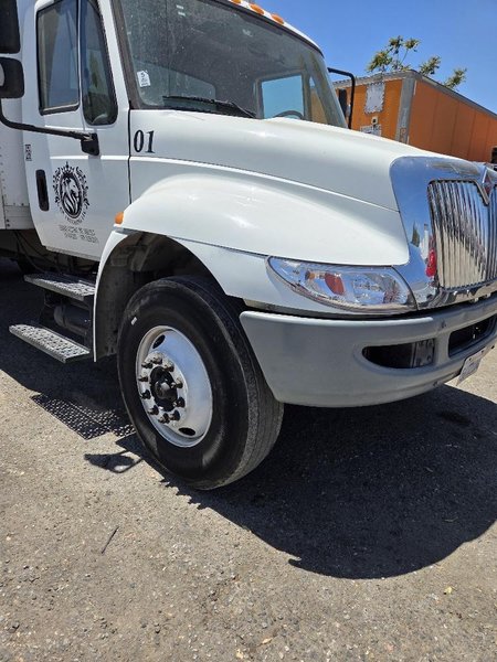 International DuraStar 4300 26’ Box Truck, 2018 – Cummins B6.7 Diesel, Allison Automatic, Liftgate &amp; Non-CDL GVWR