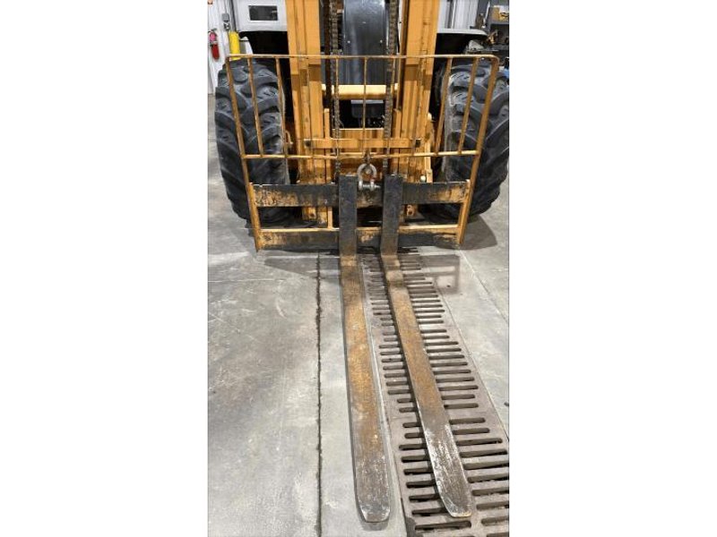 Case 588H Rough Terrain Forklift, 2015 – 8,000LB Capacity, Low Hours