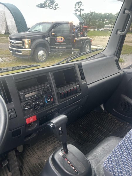 Isuzu NRR 19’ Rollback Tow Truck, 2023 – Diesel, Automatic 19,500 GVWR