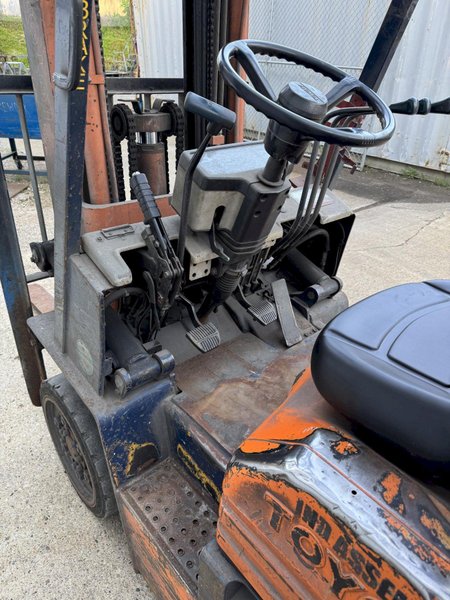 4700 Lb. Toyota Lift Truck, Hard Tire, Triple Stage Mast, LP Gas