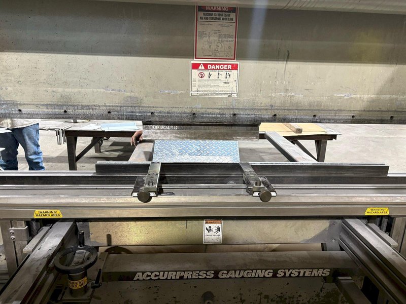 1 - PREOWNED ACCURPRESS ADVANTAGE CNC 12' X 175 TON PRESS BRAKE, MODEL #: 717512, S/N: 8415, YEAR: 2004