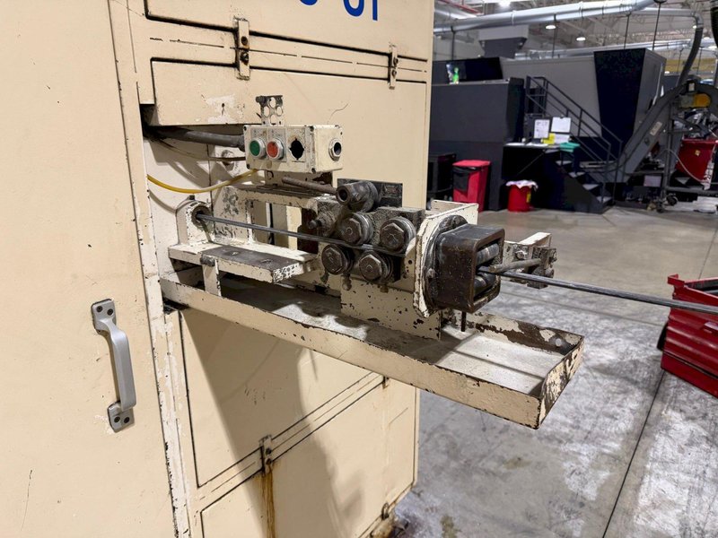 Nedschroef Model HBV-3 4 Die Progressive Header
