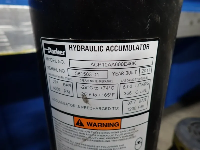 PARKER 275 BAR, 4000 PSI HYDRAULIC ACCUMULATOR  -  ACP10AA600E46K