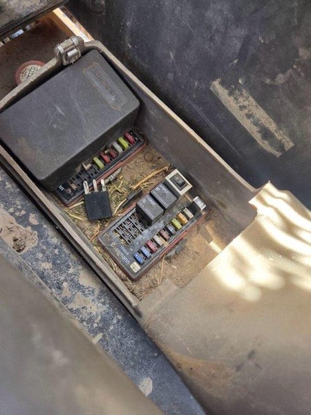 Case 440CT Compact Track Loader, 2007 – 3,000 LB ROC, Enclosed Cab, 83 HP Diesel, 2-Speed