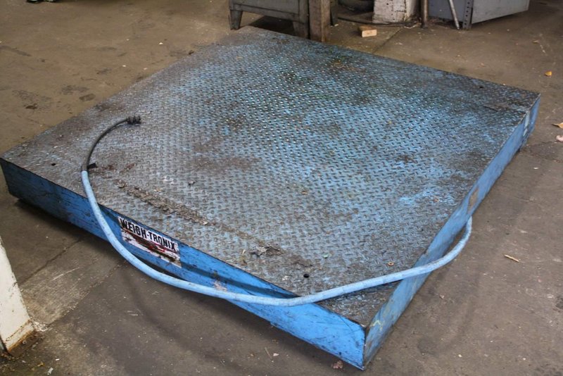 20,000 LB X 36&#039; X 36&#039; PLATFORM SCALE W/DIGITAL DISPLAY: STOCK #65631
