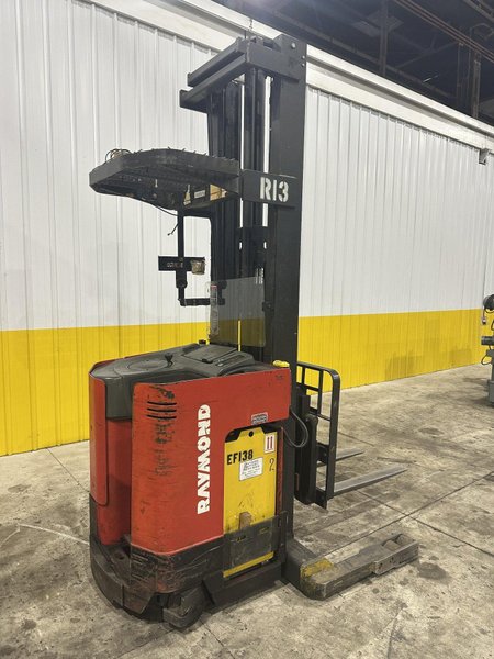 3,500 LB RAYMOND MODEL #EASI DEEP REACH ELECTRIC FORK LIFT TRUCK: STOCK 22098