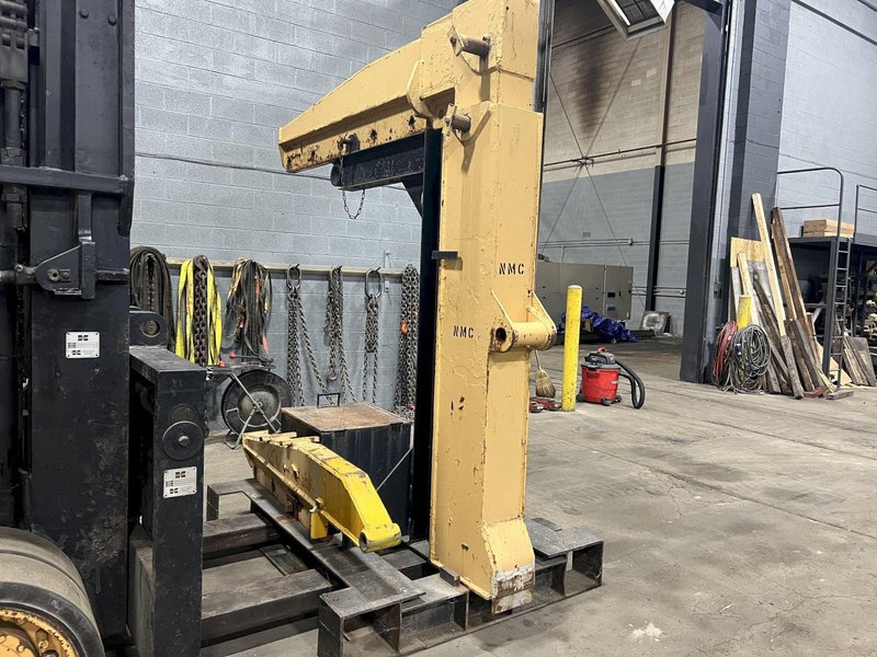 Royal T400C Gas/LGP 40,000 Lbs Forklift Fork Truck Hard Tire with Hoist Taylor Cat Tow Motor