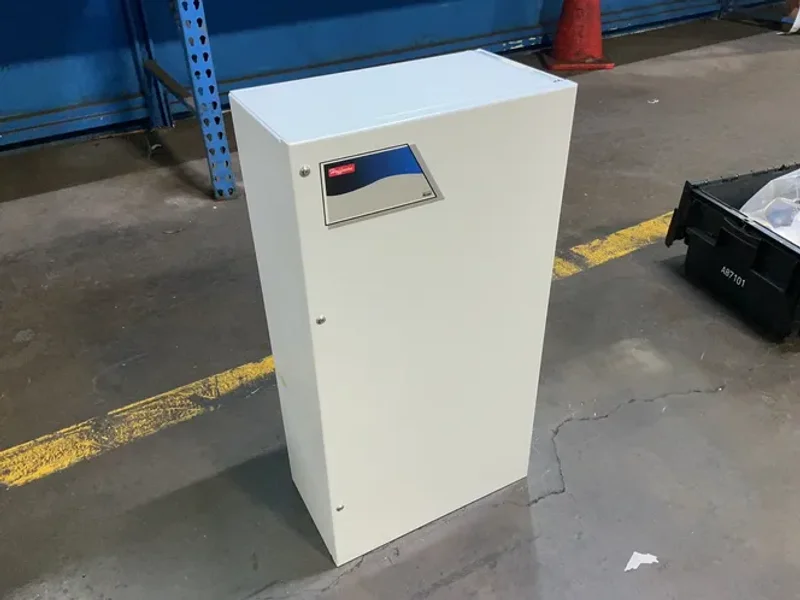 Mclean Cooling Technology  Electronic Enclosure Air Conditioner  - Cr290216g002