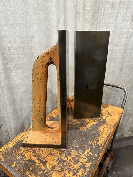 24-1/2&quot; X 8-1/4&quot; X 10-1/4&quot; ANGLE PLATES: STOCK #77611