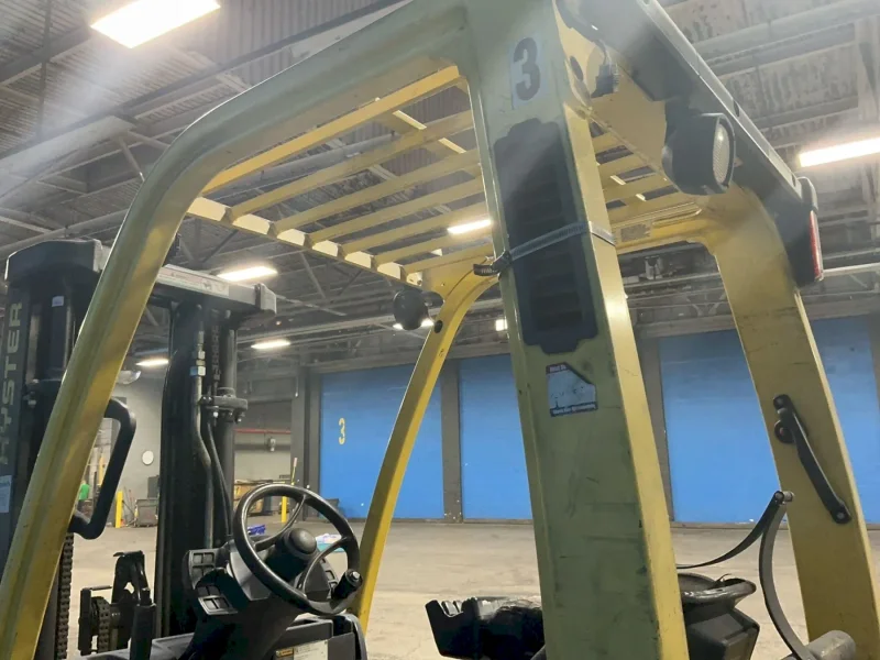 HYSTER 4800 LBS PROPANE FORKLIFT  -  S50FT