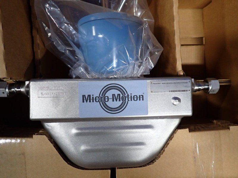 EMERSON FLOW AND DENSITY METER  -  F025S319CQBAEZZZZ