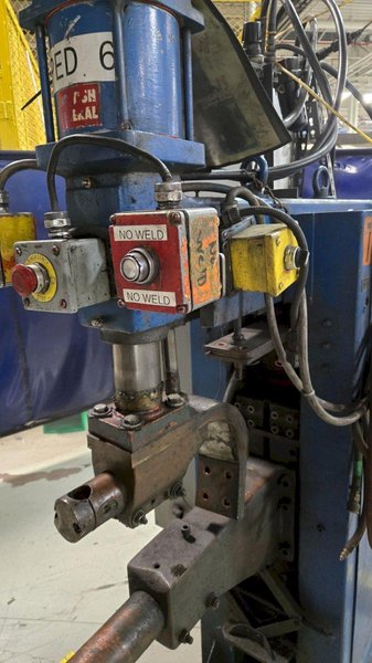BRITISH FEDERAL 360 KVA SPOT WELDER 100 THERMAL KVA 440 VOLT USED