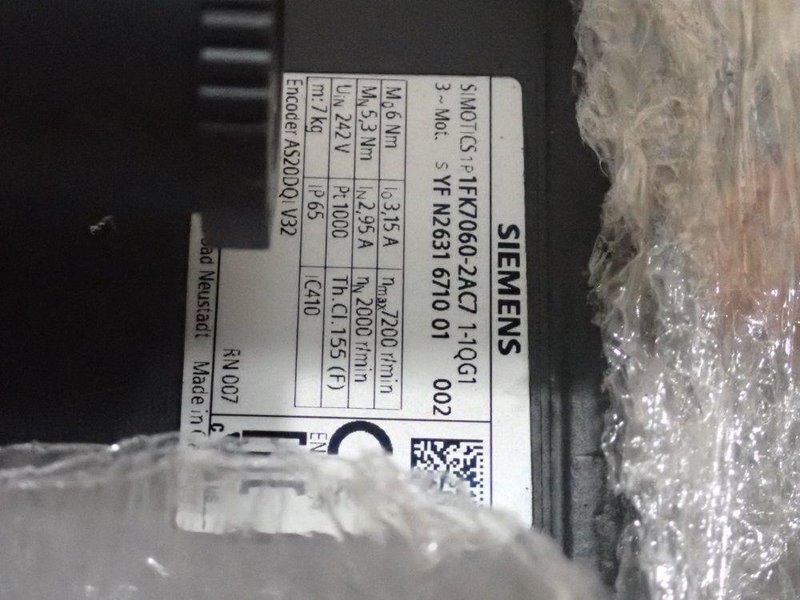 SIEMENS SERVO MOTOR   -  1FK7060-2AC71-1QG1