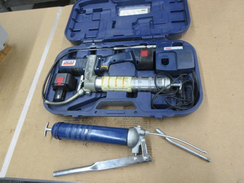 Lincloln 12V Cordless Power Grease Gun and Manual Grease Gun- Auction Item