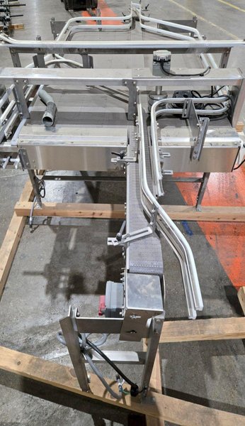 CONTAINER HANDLING SYSTEMS RECIRCULATING ACCUMULATION TABLE/CONVEYOR LINE USED