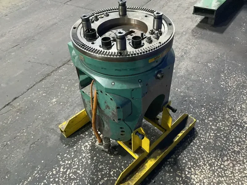 DORRIES SCHARMANN 1:15 TRANSMISSION RATIO MILLING MACHINE HEAD - 1 AXIS FORK HEAD  -  01122
