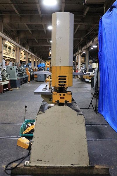 77 TON GEKA DUAL CYLINDER HYDRAULIC IRONWORKER MODEL HYD-70SD