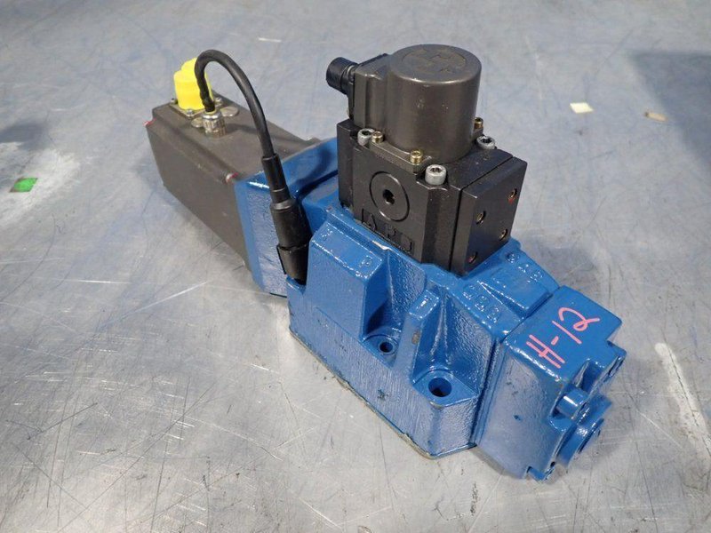 REXROTH DIRECTIONAL SOLENOID VALVE   -  R900973360