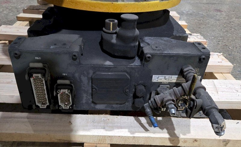 FANUC R-2000IB/210F + R30IB ROBOT ARM AND CONTROL CABINET USED