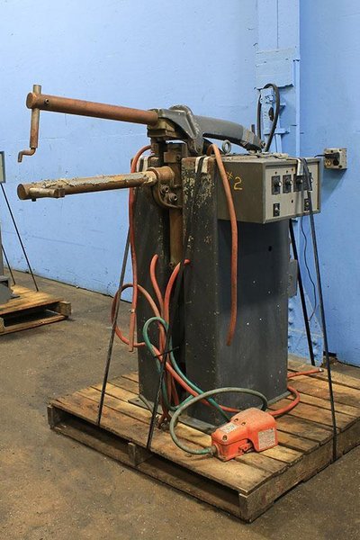 30 KVA TAYLOR-WINFIELD ROCKER TYPE SPOT WELDER  MODEL AR 33-24