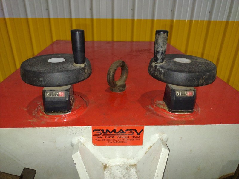 2-3/8" X 2-3/8" X 1/4" SIMASV HYDRAULIC ANGLE BENDING ROLL: STOCK #18847
