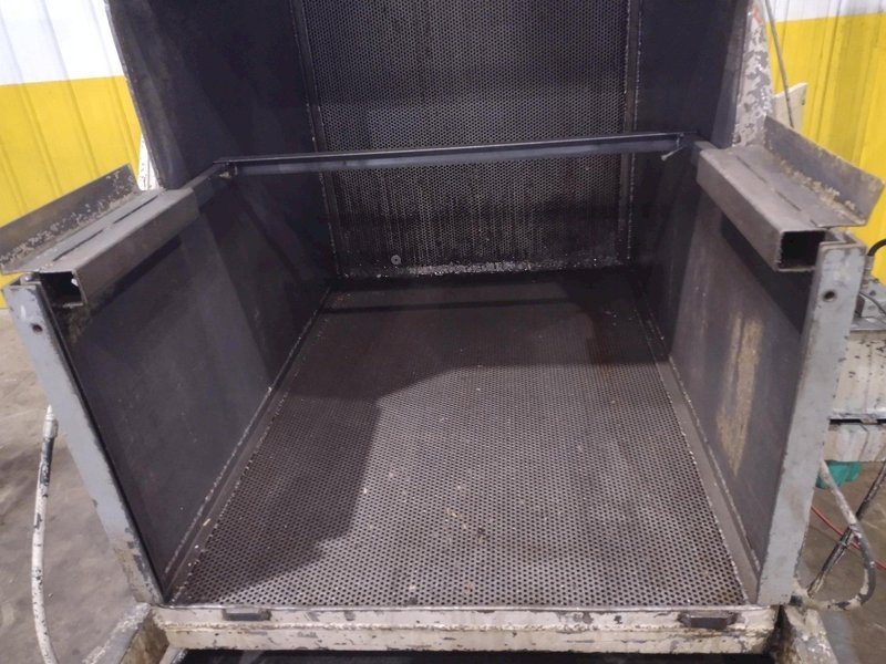 33" 39" x 51"  HYDRAULIC CELL BIN PARTS DUMPER: YOBRO #25026