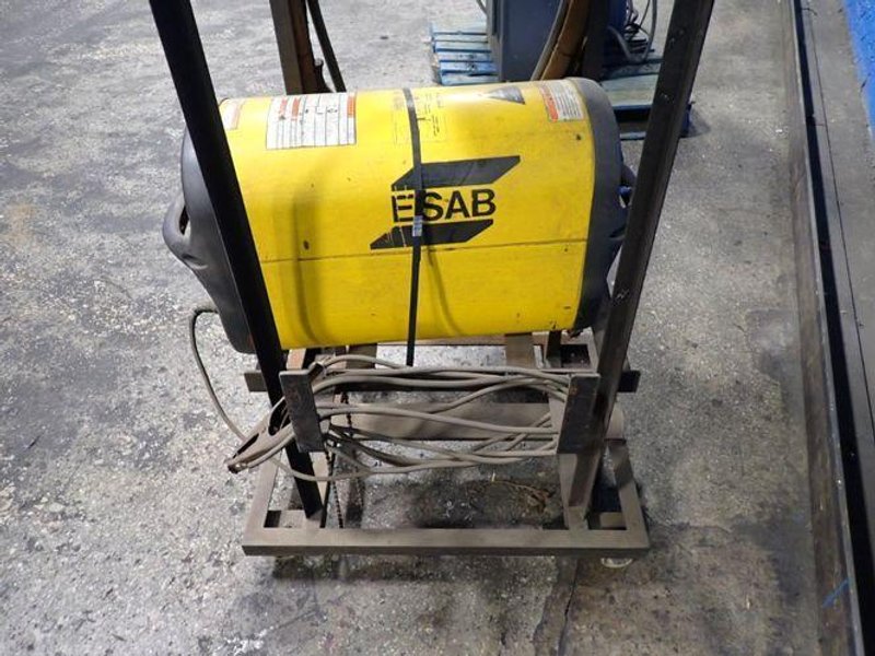 Esab 70 A Powercut 1250 Plasma Cutter And Metal Frame Assembly - 0558001935