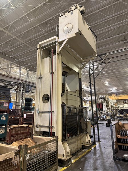 300 TON MACRODYNE MPZ300-2 STRAIGHT SIDE HYDRAULIC PRESS. STOCK # 0431526