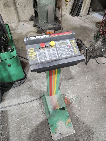 100 Ton x 10′ Accurpress 710010 CNC Press Brake, 1996