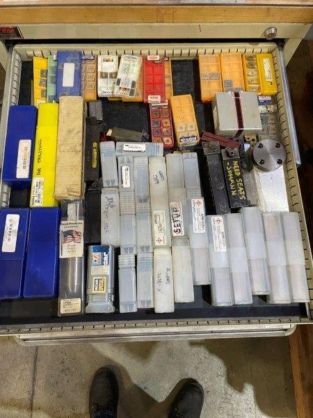  ROCKFORD SA20 Slotter. Used condition. Max Dia. Head: 28.0, Stroke: 22.0, Power: 10.0
Missing Newall Display, 2 axis Encoders installed, Comes with Tool Cabinet and Tooling as shown in pictures.  Age not confirmed, believed to be 97.  Located Edmonton AB