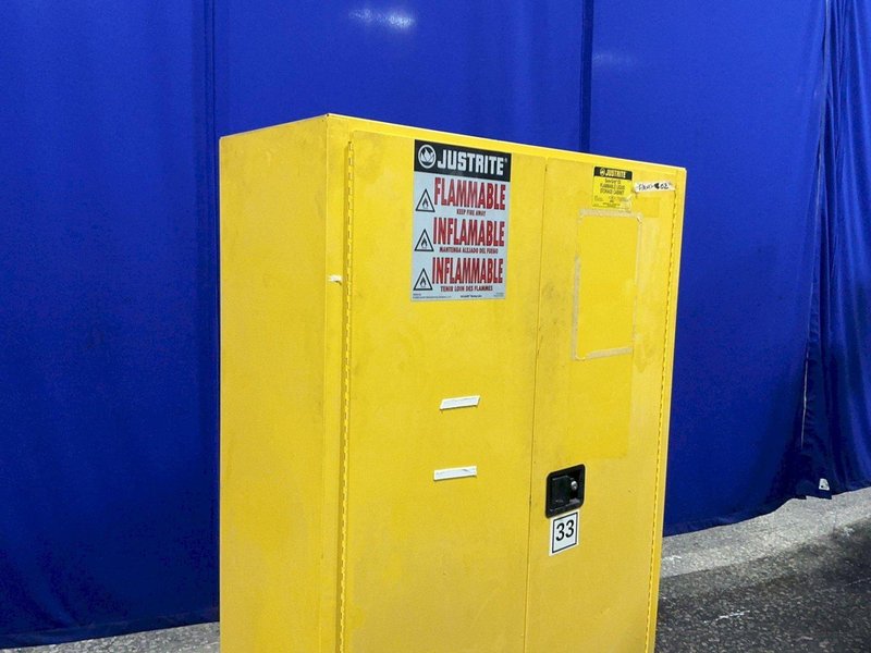JUSTRITE 45 GALLONS  / 43" X 18" X 65" FLAMMABLE CABINET  -  894500