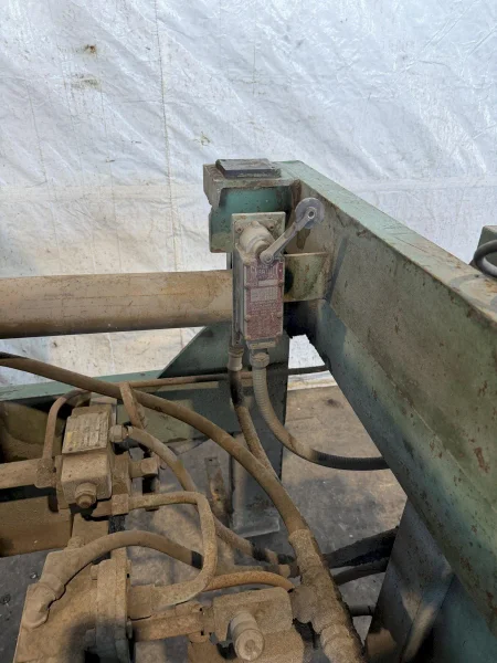 6,000 LB X 48" LBS BRANER HYDRAULIC DOWNLAYER TABLE: YOBRO #25221