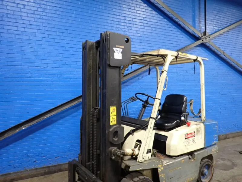YW 4435 LBS PROPANE FORKLIFT  -  C 50