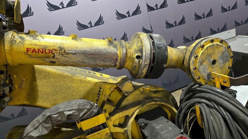 FANUC R-2000IB/210F + R30IB ROBOT ARM AND CONTROL CABINET – NO PENDANT USED