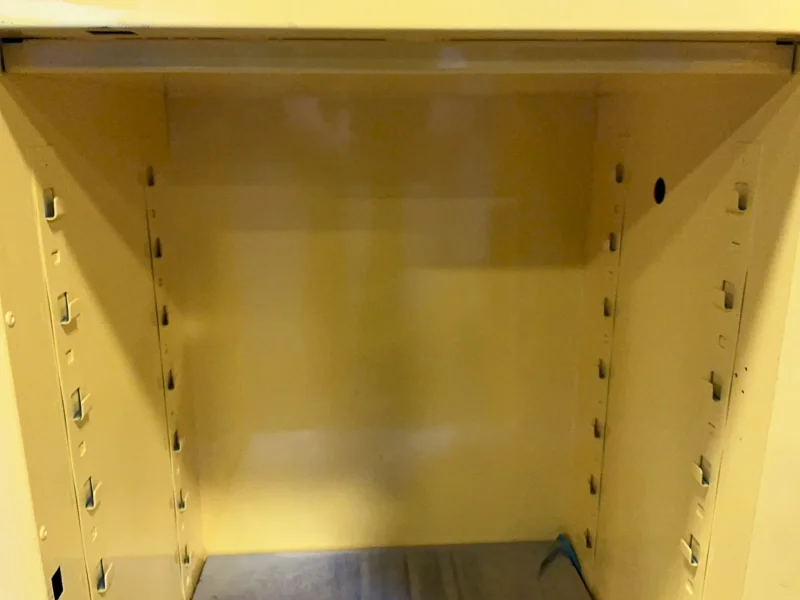 JUSTRITE 12 GALLONS FLAMMABLE LIQUID STORAGE CABINET  -  SURE-GRIP EX