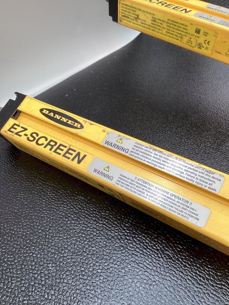 BANNER SLSCR30‑1500Q8 + SLSCE30‑1500Q8 Safety Light Curtain USED