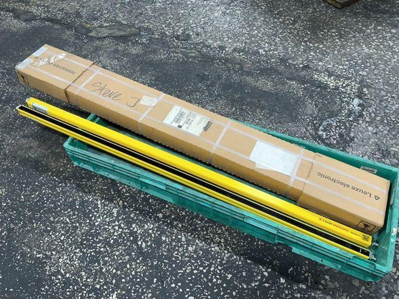Leuze Electronic Safety Light Curtain System - Sd4r30-1350e