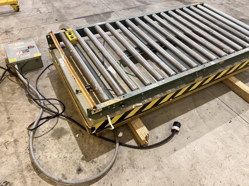 4,000 LB X 72" X 36" SOUTHWORTH MODEL #LS4-36 HYDRALUIC LIFT TABLE WITH ROLLER TOP: STOCK #20901