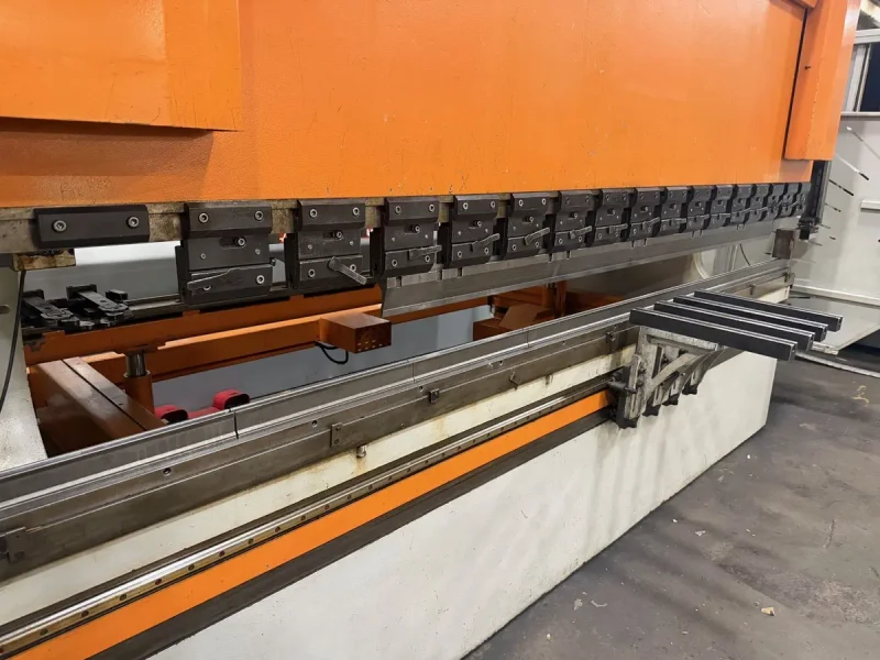 USED ERMAKSAN 12' X 176 TON HYDRAULIC CNC PRESS BRAKE MODEL CNC SAP 12X176