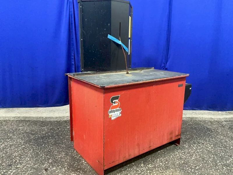 SAFETY-KLEEN 44" X 20" X 30" PARTS WASHER  -  81