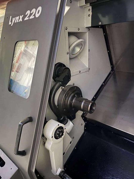 Doosan Lynx 220A CNC Turning Center